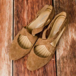 Easy Spirit Tan Suede Mary-Jane Pumps - 9N